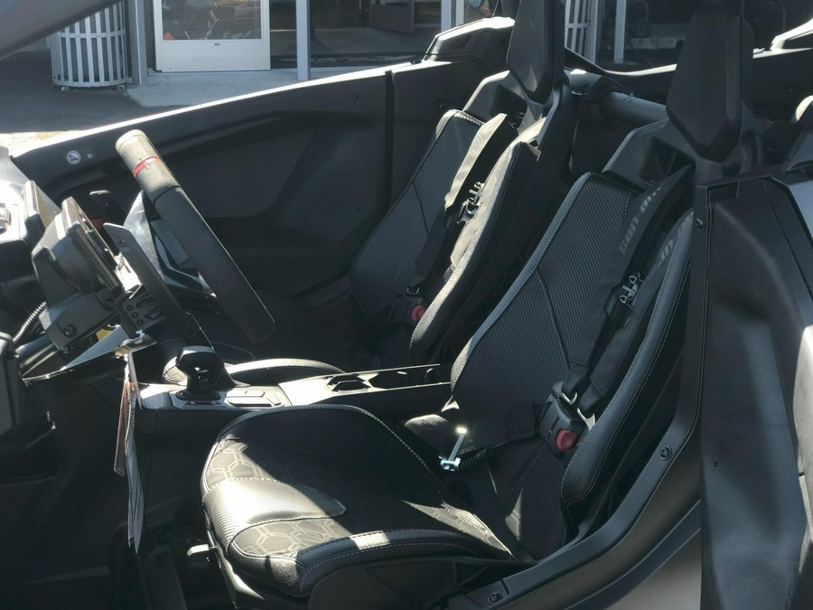 2026 Can-Am MAVERICK R MAX X RS WITH SMART-SHOX 999T DCT