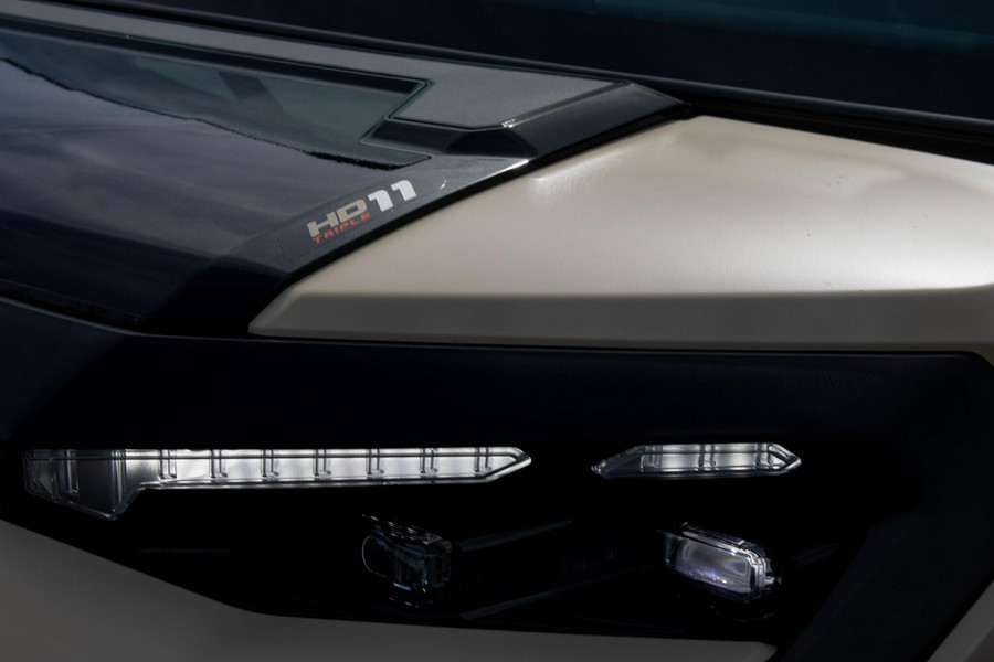 2026 CAN-AM DEFENDER MAX LIMITED CAB HD11