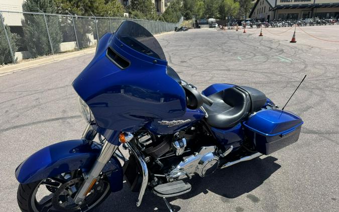 FLHXS 2017 Street Glide® Special