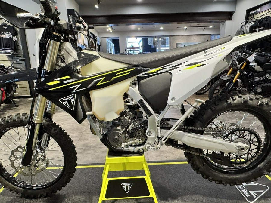 2026 Triumph TF 450-E Jet Black/Pure White