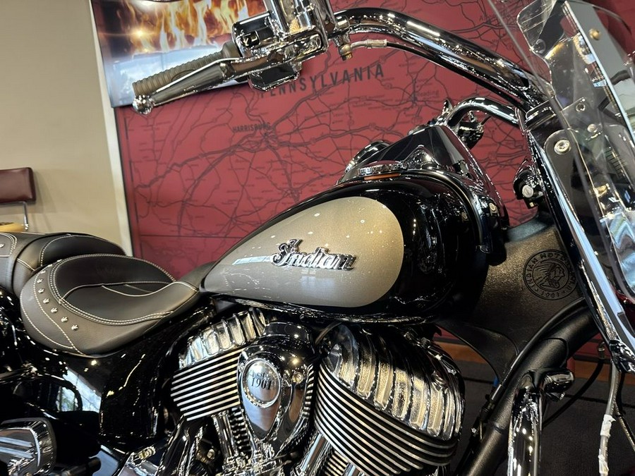 2025 Indian Motorcycle® Springfield® Black Metallic/Heavy Metallic