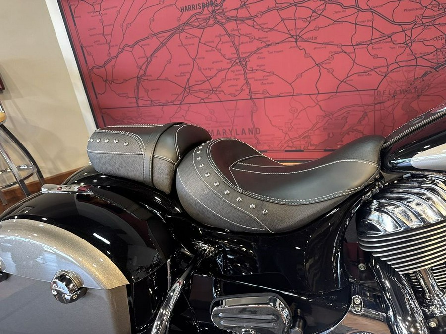 2025 Indian Motorcycle® Springfield® Black Metallic/Heavy Metallic