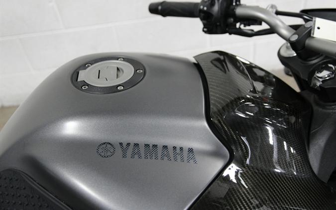 2013 YAMAHA FZ8
