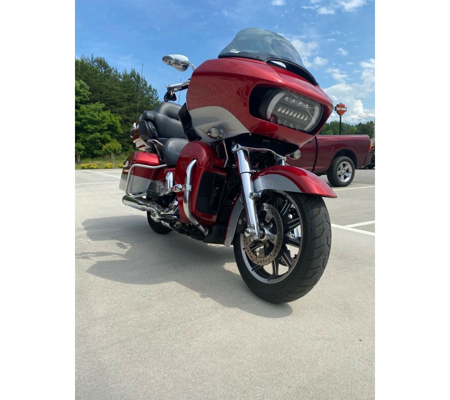 2019 Harley-Davidson Road Glide Ultra Wicked Red/Barracuda Silver