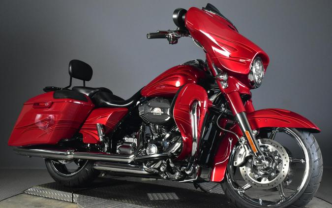 2016 Harley-Davidson CVO Street Glide Atomic Red with Candy Apple Flames