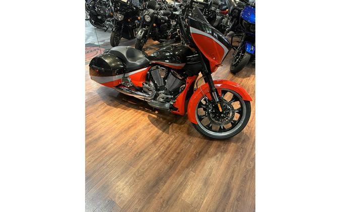2016 MAGNUM, BLACK CRYSTAL OVER HAVASU RED, 49ST - Victory Motorcycles