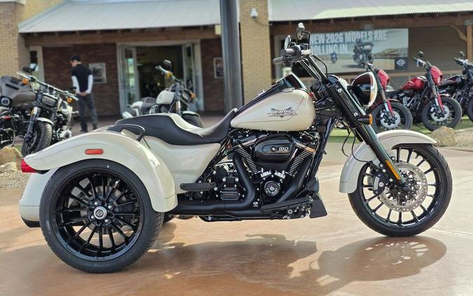 2023 Harley-Davidson® FLRT - Freewheeler®