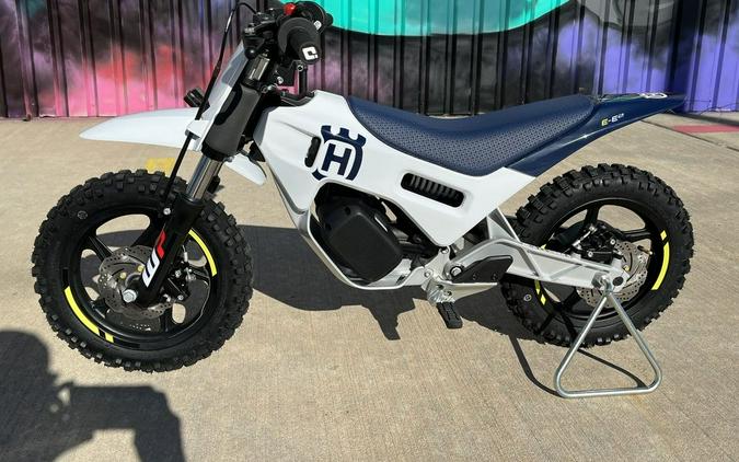 2024 Husqvarna® EE 2