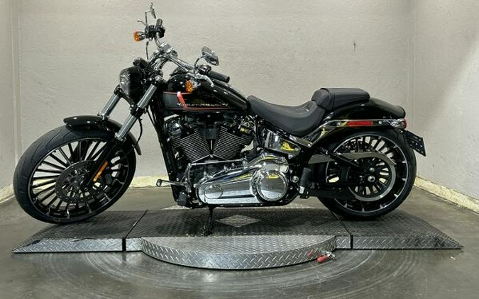 2024 Harley-Davidson Breakout 117 Vivid Black