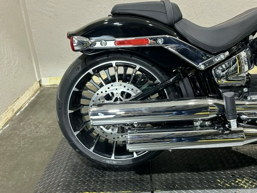 2024 Harley-Davidson Breakout 117 Vivid Black