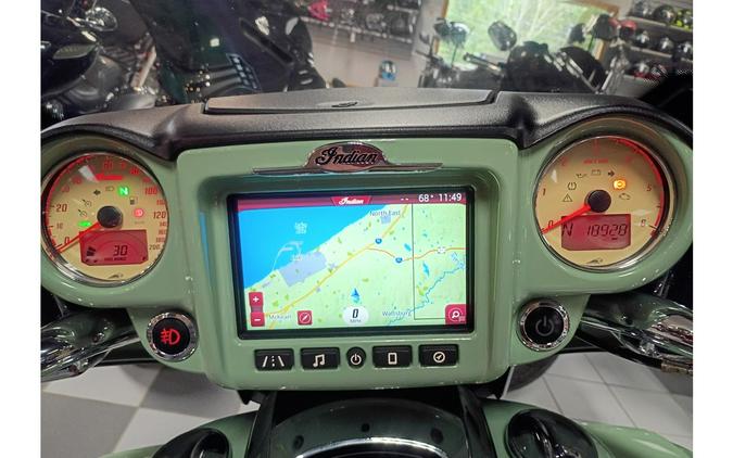 2017 ROADMASTER, WILLOW GREEN/CREAM, 49ST - Indian Motorcycle