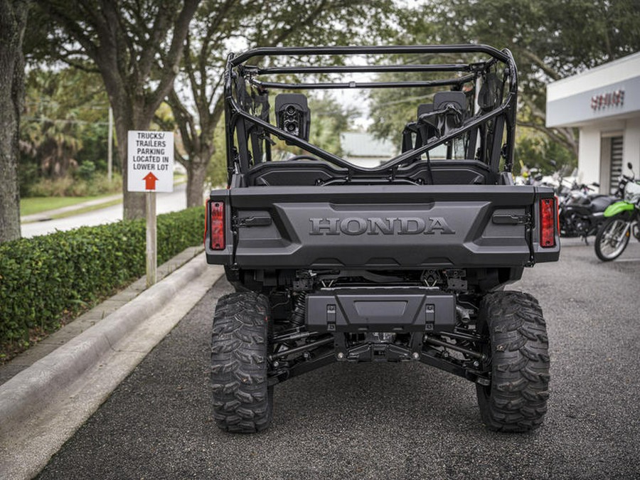 2023 Honda® Pioneer 1000-6 Deluxe Crew