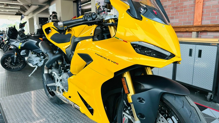 2026 Ducati PANIGALE V2S V2 S