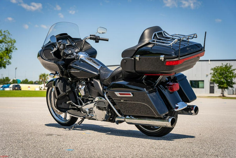 2017 Harley-Davidson® FLTRU - Road Glide® Ultra