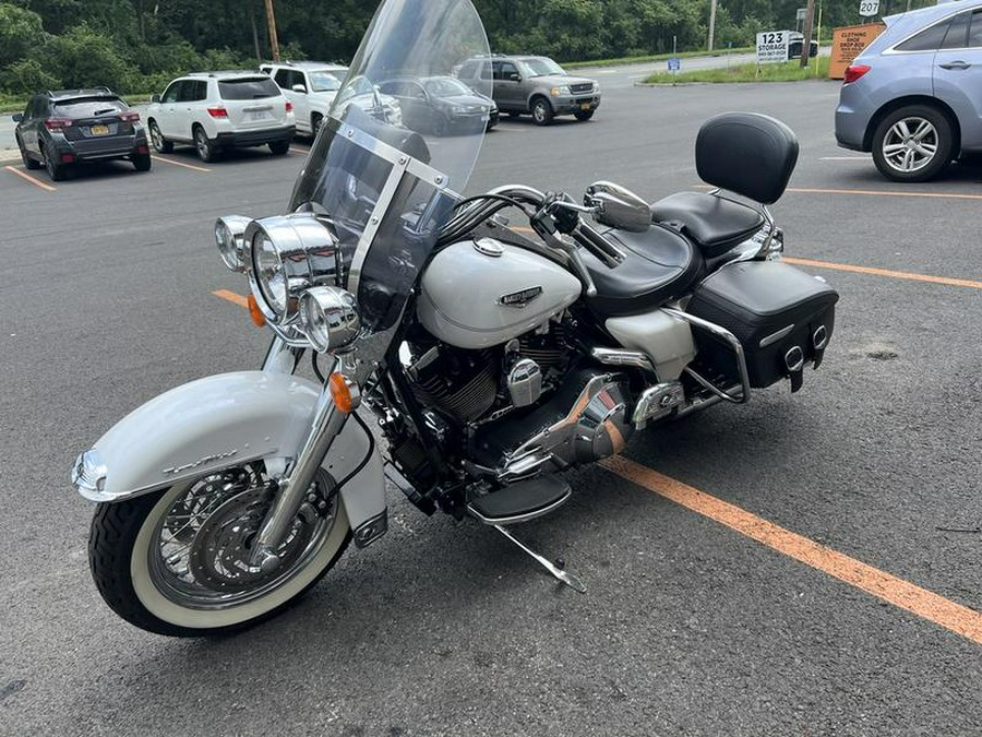 2004 Harley-Davidson® FLHRCI - Road King® Classic