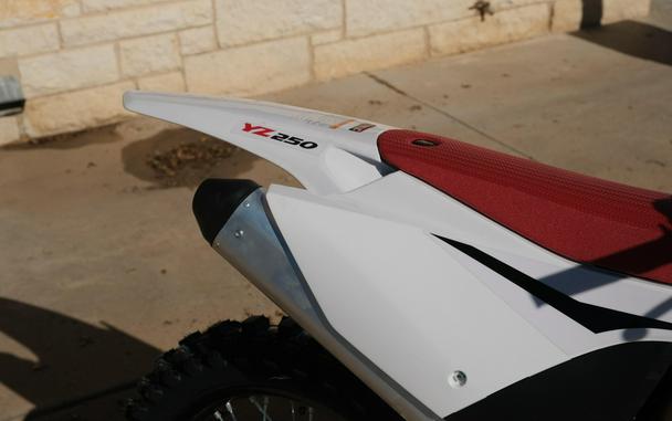 2026 YAMAHA YZ250 70TH ANNIVERSARY EDITION