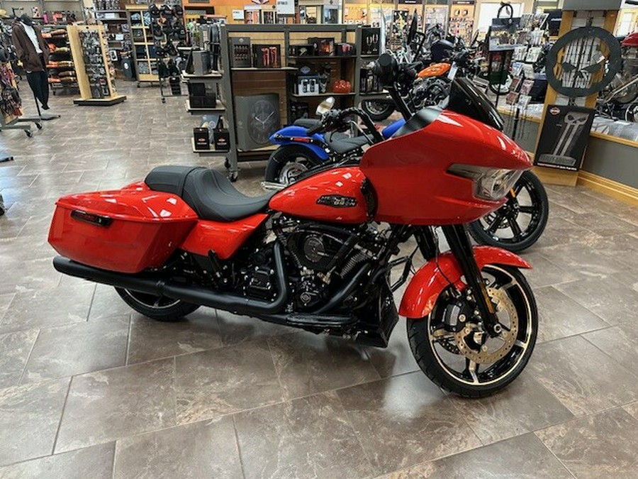 2026 Harley-Davidson® Road Glide® Blood Orange Black Trim