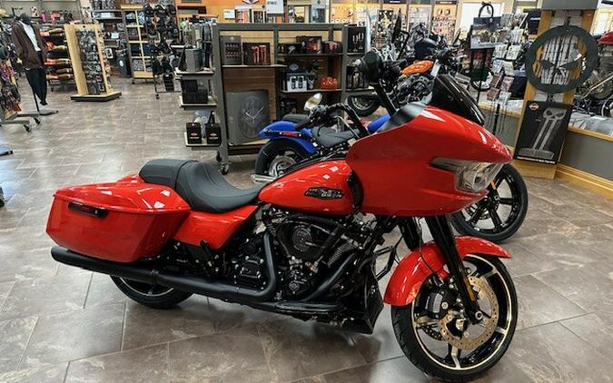 2026 Harley-Davidson® Road Glide® Blood Orange Black Trim