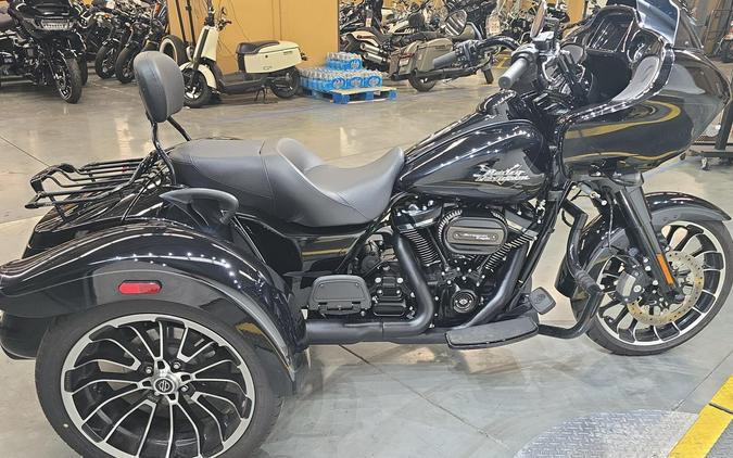 FLTRT 2025 Road Glide® 3