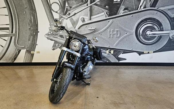 FLSL 2019 Softail Slim