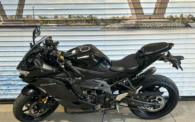2025 Kawasaki NINJA ZX-4R ABS