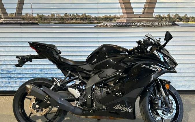 2025 Kawasaki NINJA ZX-4R ABS