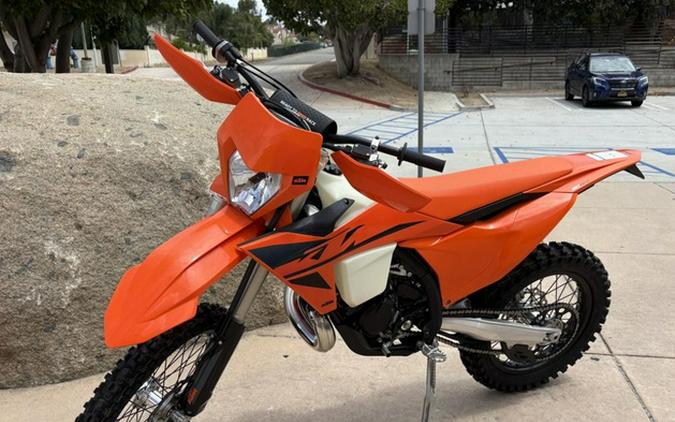 2025 KTM XC 150 W