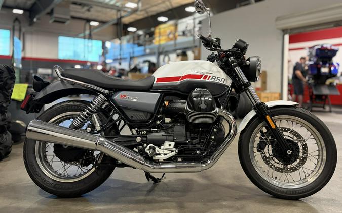 2023 MOTO GUZZI V7 SPECIAL