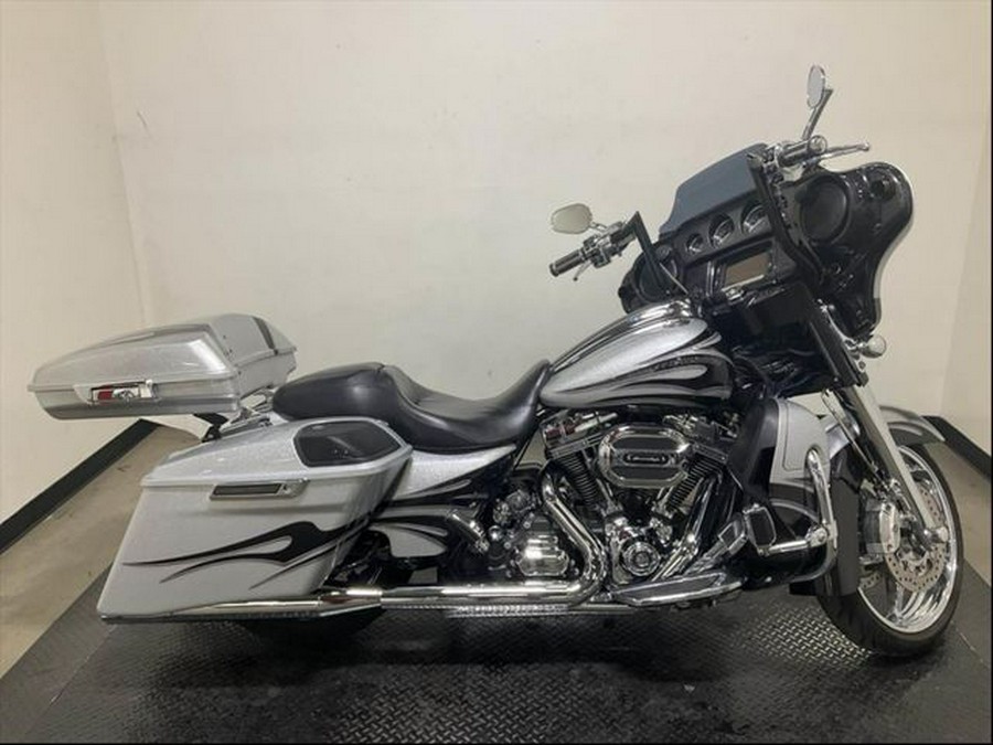 2015 Harley-Davidson Street Glide CVO