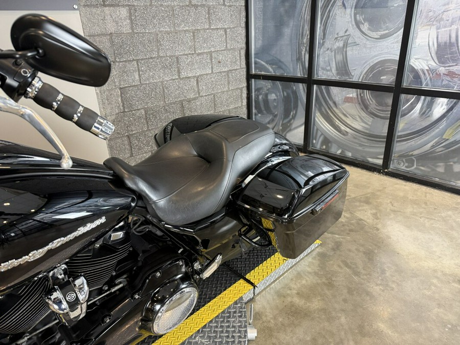 2017 Harley-Davidson® Road Glide® Special FLTRXS