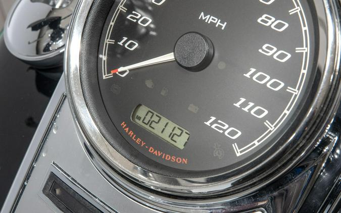2014 HARLEY-DAVIDSON FLHR ROAD KING in Vivid Black w/ Pinstripe with 21,216 miles