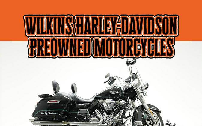 2014 HARLEY-DAVIDSON FLHR ROAD KING in Vivid Black with Pinstripe with 21,216 miles