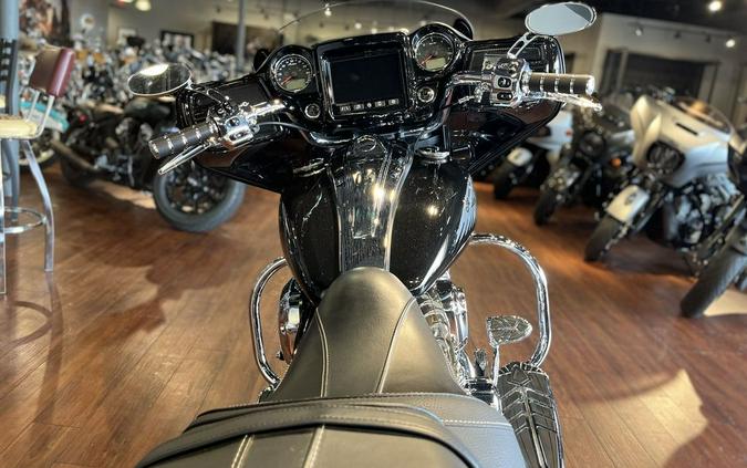 2018 Indian Motorcycle® Chieftain® Limited ABS Thunder Black