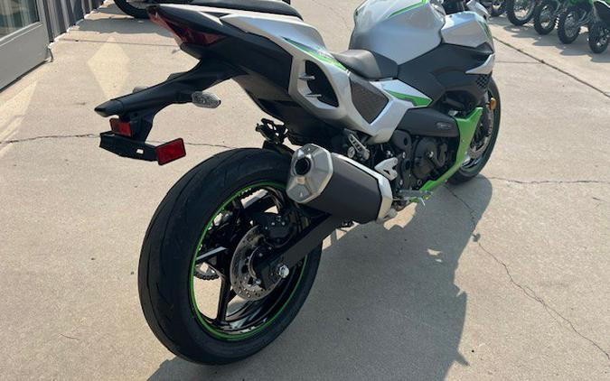 2024 Kawasaki Z7 Hybrid ABS