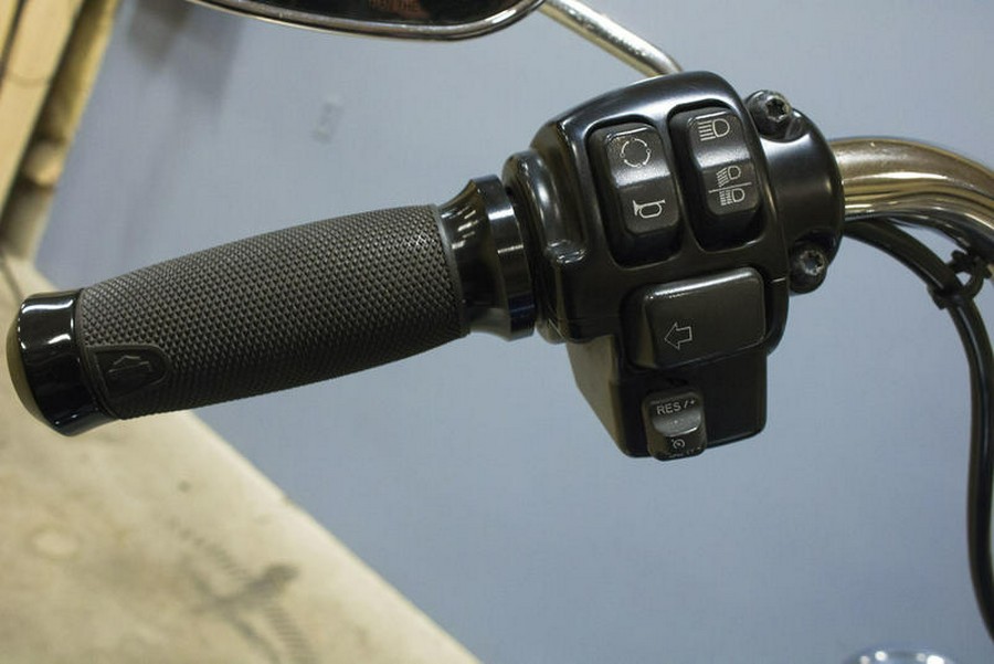 2017 Harley-Davidson® FLSTC - Heritage Softail® Classic