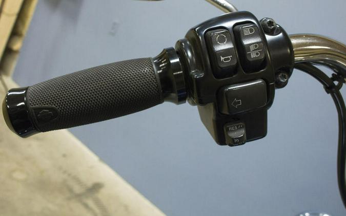 2017 Harley-Davidson® FLSTC - Heritage Softail® Classic