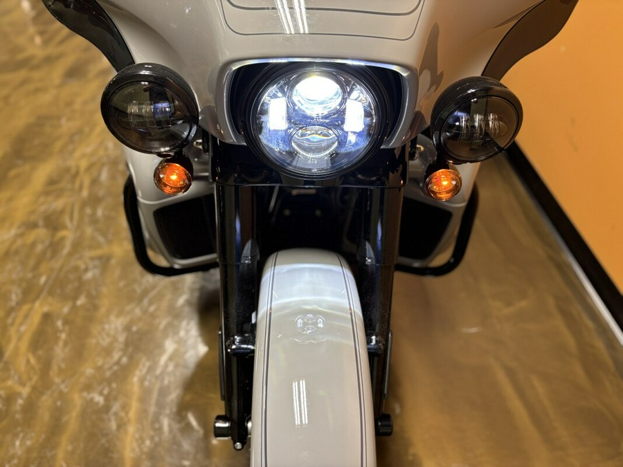 FLHTCUTG 2025 Tri Glide® Ultra