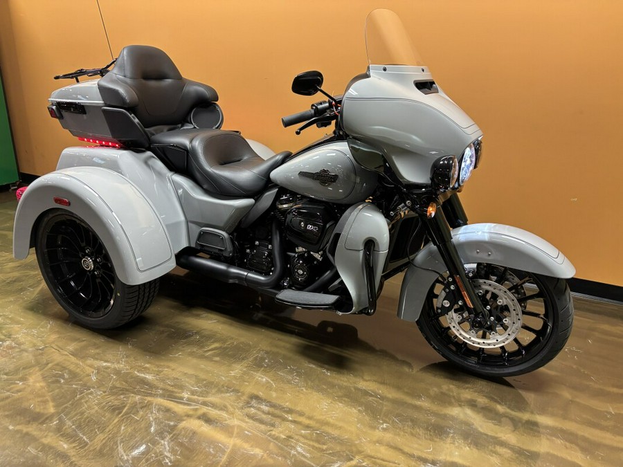 FLHTCUTG 2025 Tri Glide® Ultra