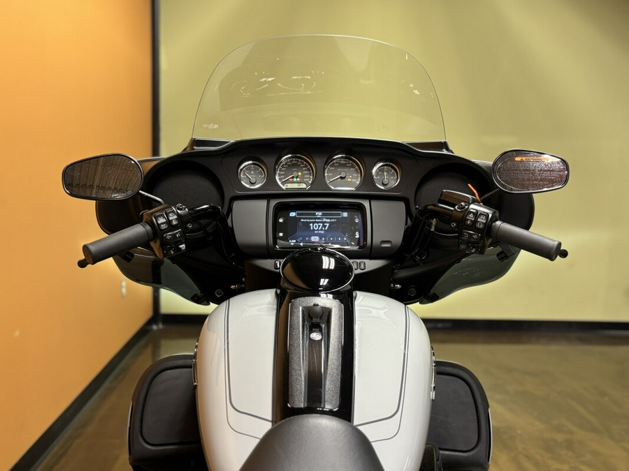 FLHTCUTG 2025 Tri Glide® Ultra