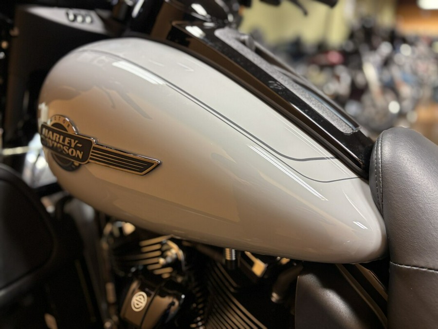 FLHTCUTG 2025 Tri Glide® Ultra