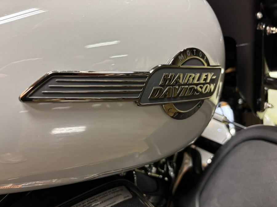 FLHTCUTG 2025 Tri Glide® Ultra
