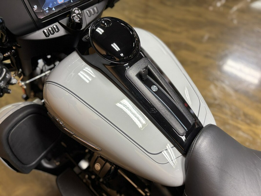 FLHTCUTG 2025 Tri Glide® Ultra