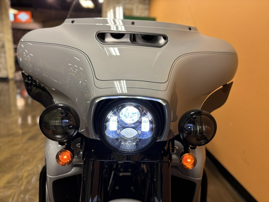 FLHTCUTG 2025 Tri Glide® Ultra