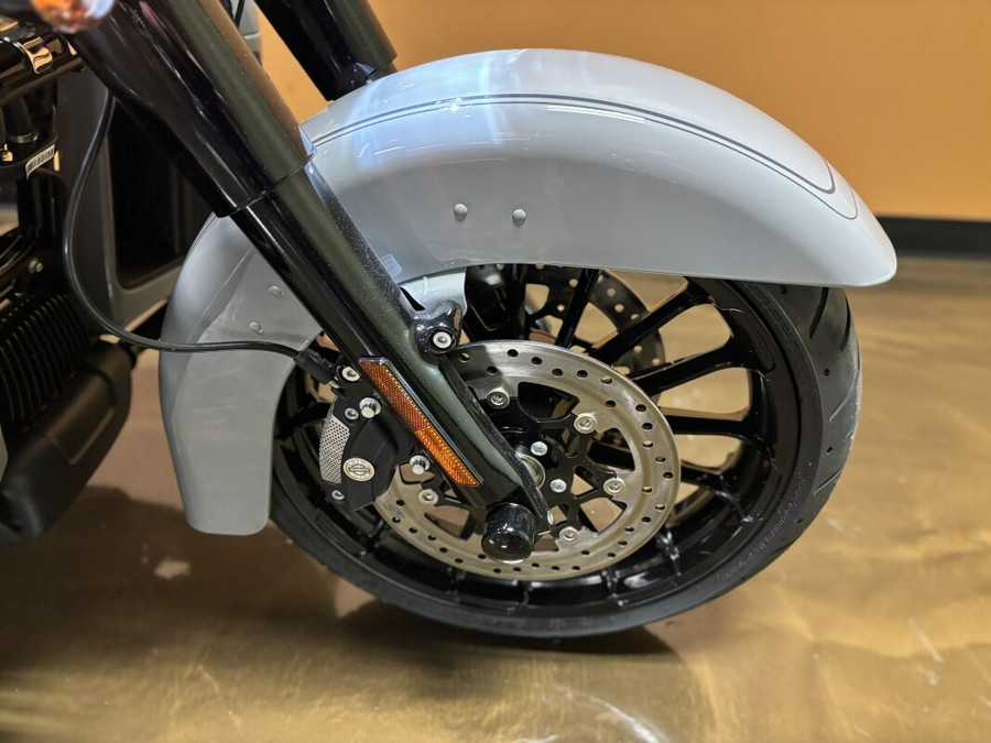 FLHTCUTG 2025 Tri Glide® Ultra
