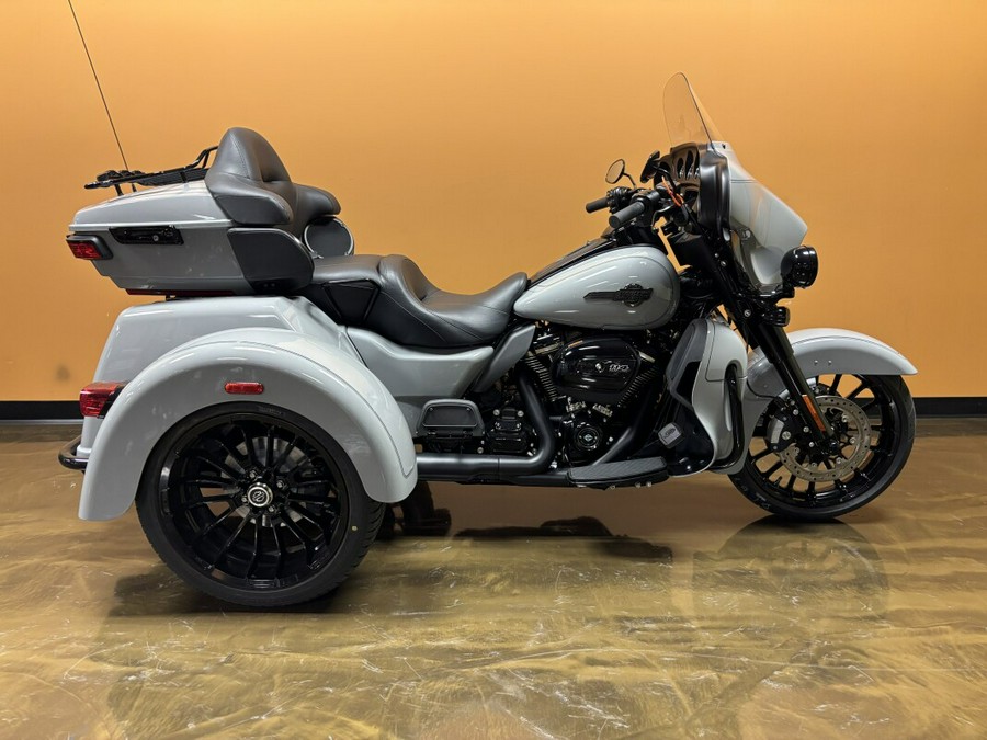 FLHTCUTG 2025 Tri Glide® Ultra