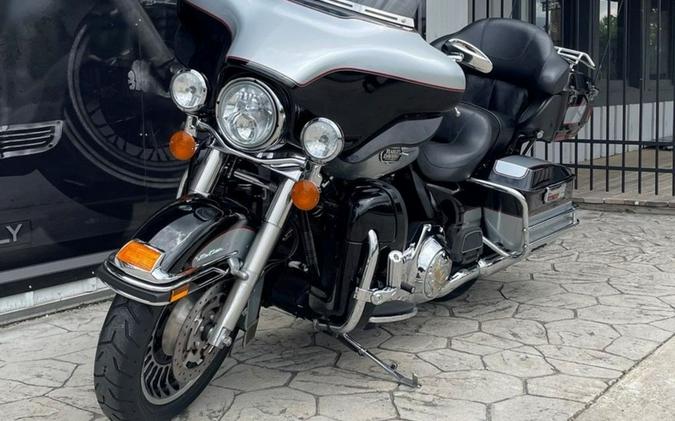 2010 Harley-Davidson® FLHTCU - Ultra Classic® Electra Glide