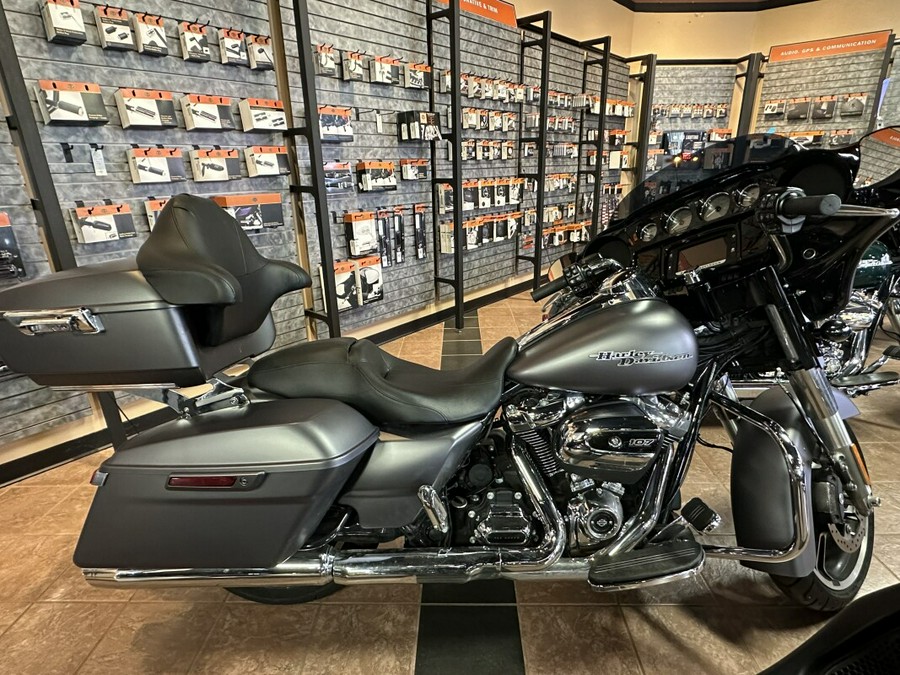 FLHXS 2017 Street Glide Special