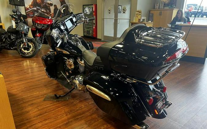 2024 Indian Motorcycle® Roadmaster® Limited Black Azure Crystal