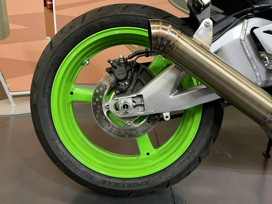 2024 Kawasaki Ninja® ZX™-10R 40th Anniversary Edition ABS