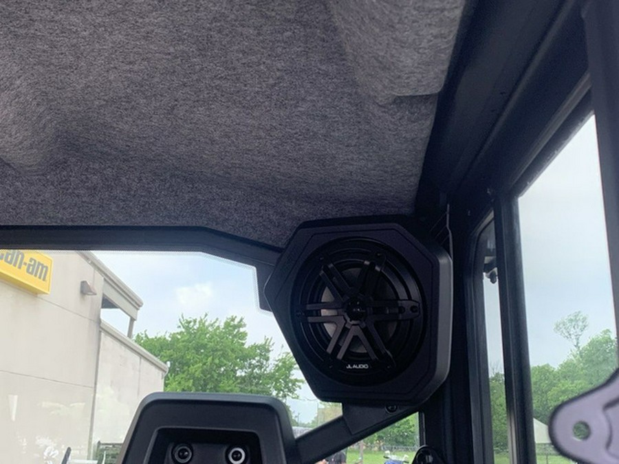 2026 Can-Am Defender MAX Limited HD11